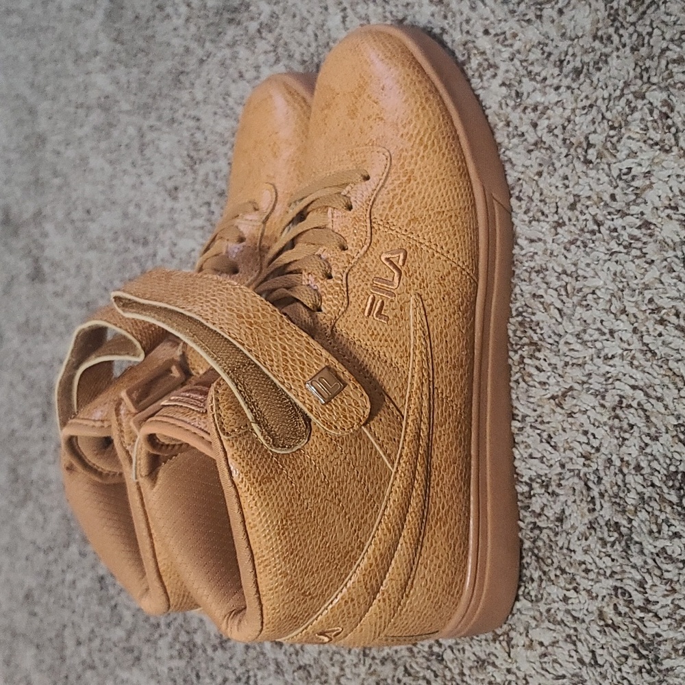 SHOES - Picture 3 of 8